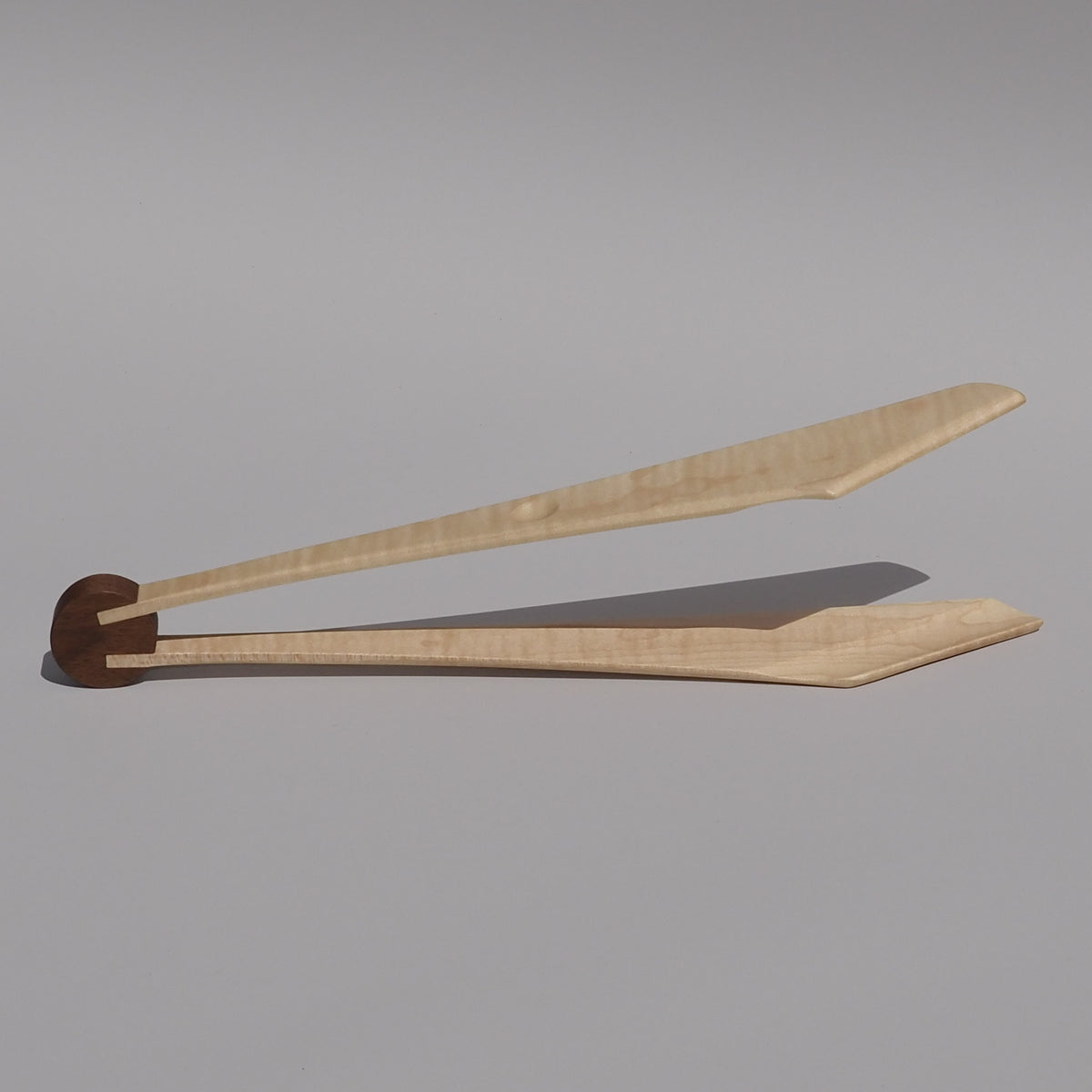 Tongs